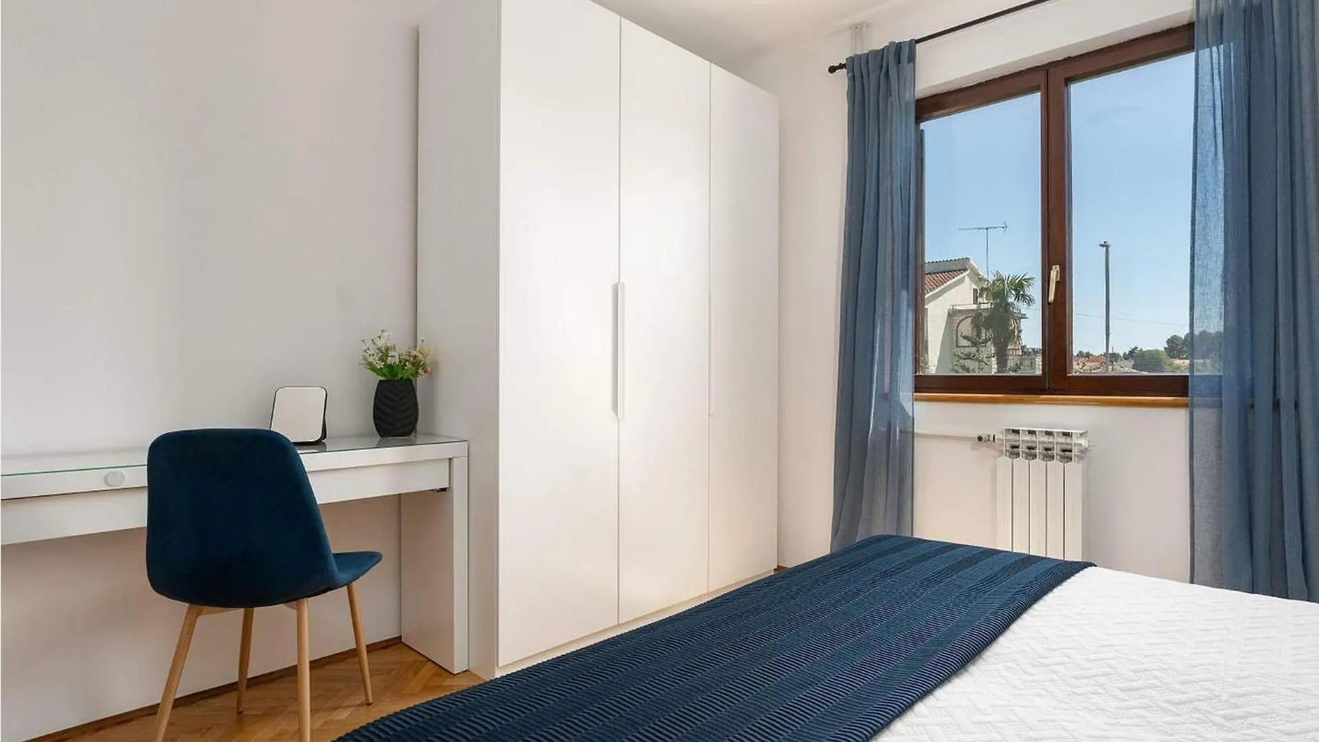 Cozy Apartment In Porec With Kitchen Croazia